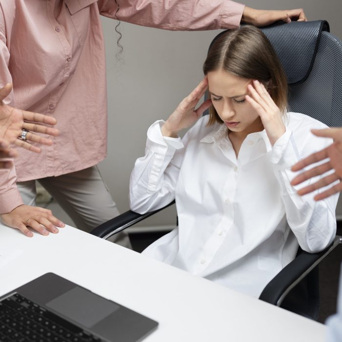 workplace-violence-taking-place-colleagues